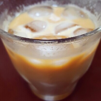 寒いけど、冷たいカフェオレが飲みたくなって♪練乳があったので作ってみました。
甘くておいしかったです(*^O^*)